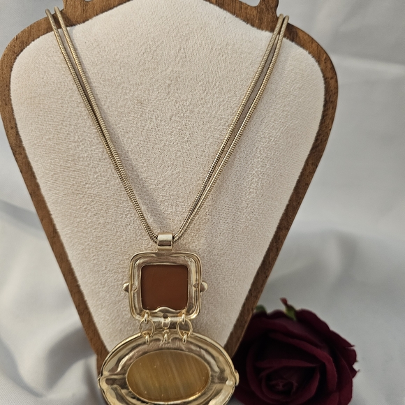 Vintage Gold and Brown Pendant Necklace - Picture 7 of 11